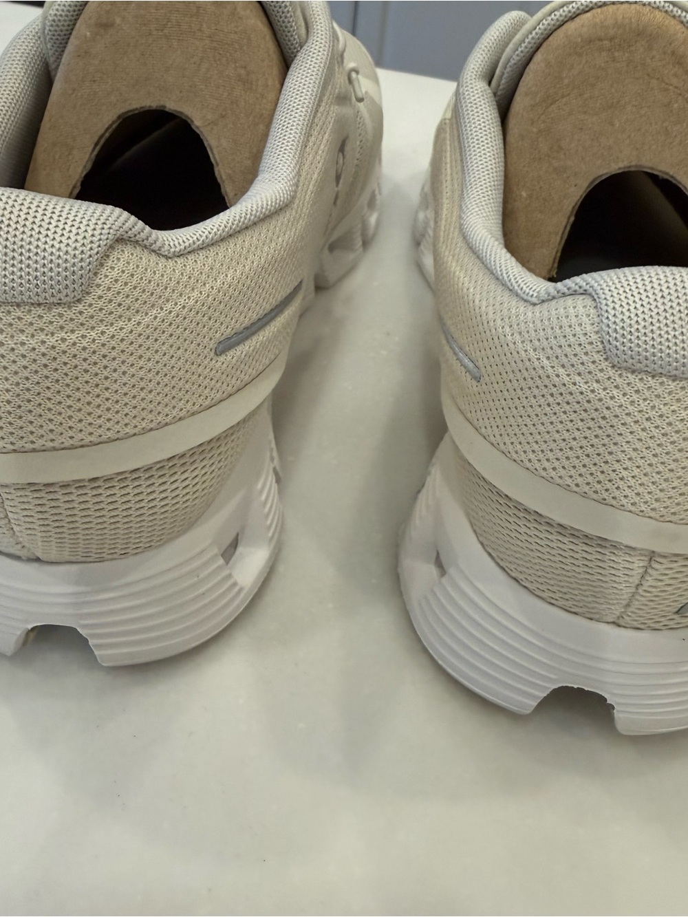 On Cloud Cloud 5 Men’s Running Shoes Cream / Sand Sz US 9.5 EU 43 NIB - Picture 9 of 15